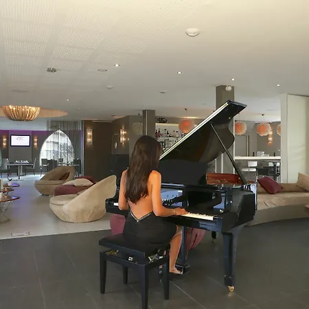 מלון Oz'inn & 5*